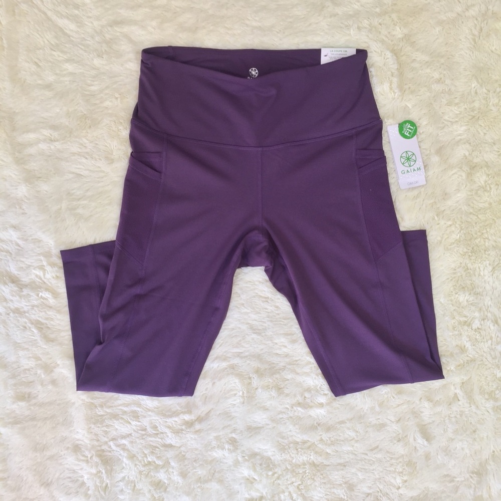 NWT Gaiam Om fit, capri leggings with side pockets